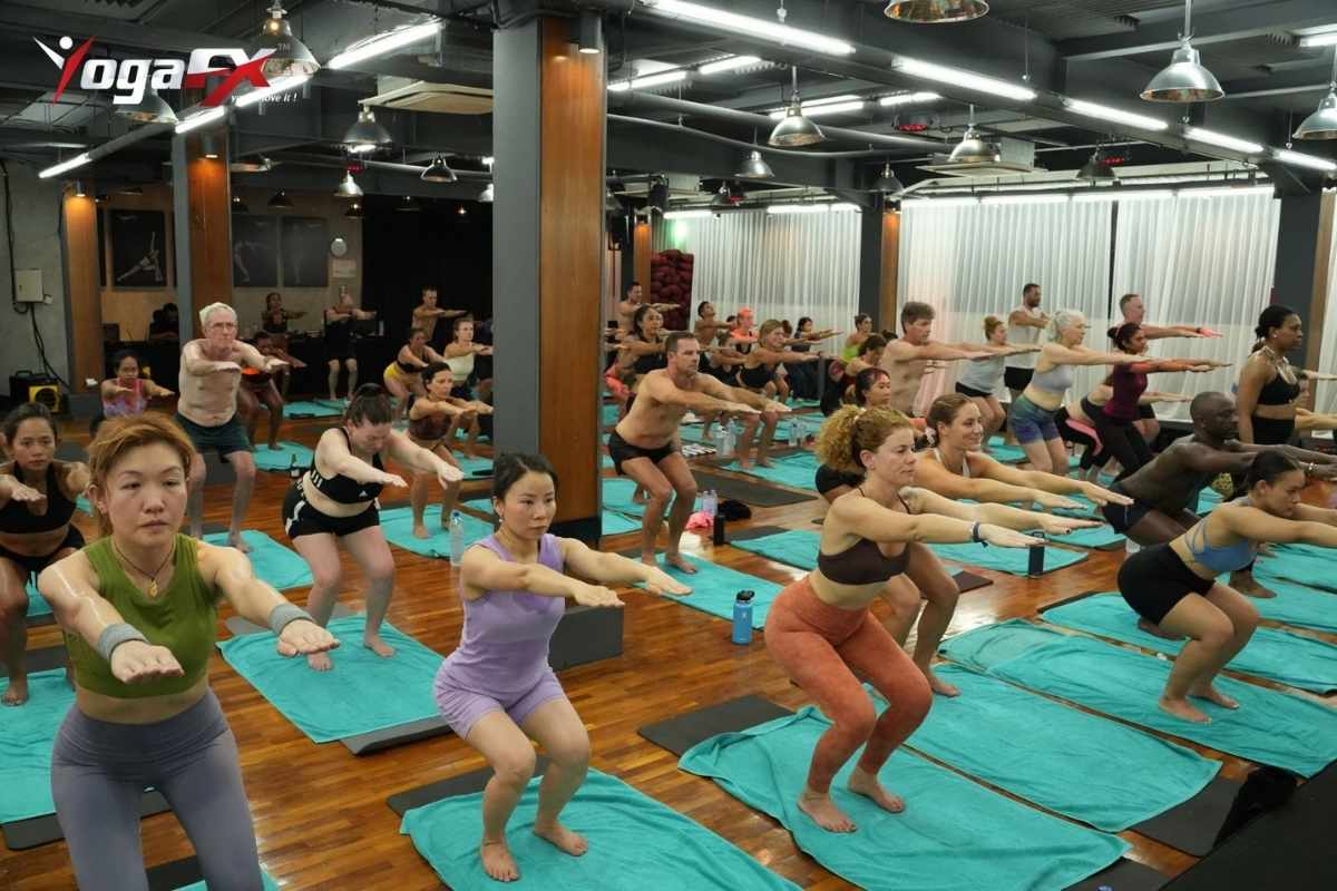 Bikram yoga versus Hatha yoga showing YogaFX Bali natural heat studio practicing