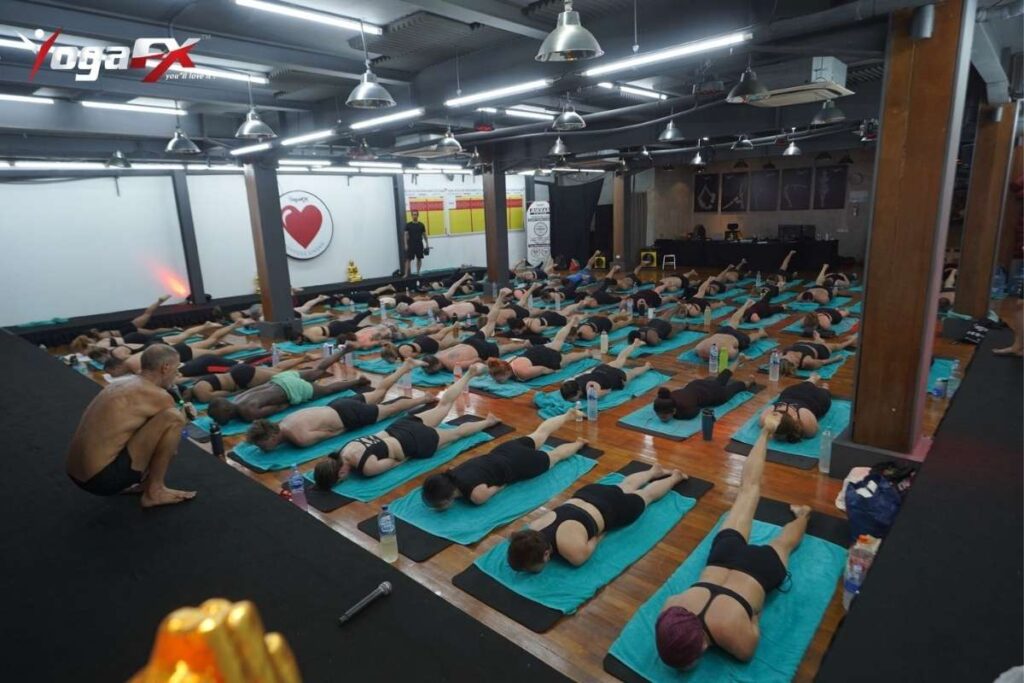 Overview of the five main retreat formats, from silent meditation to yoga teacher training, illustrated at a Bali venue